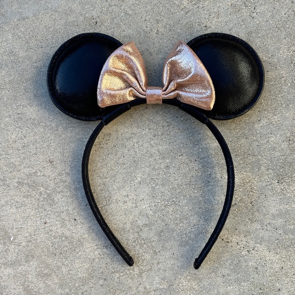Vegan Leather Minnie Ears with Rose Gold Bow | Minnie Mouse Ears Disney - Picture 1 of 2